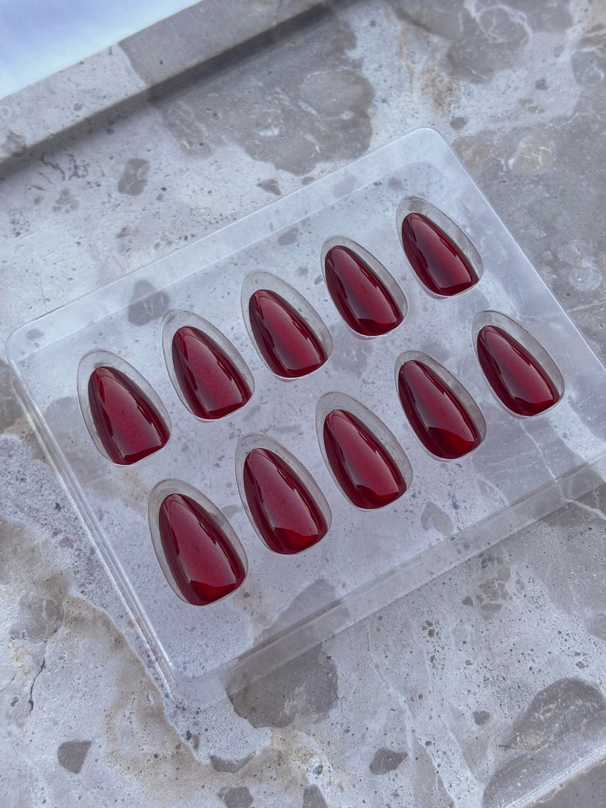 Red Velvet - Short Almond